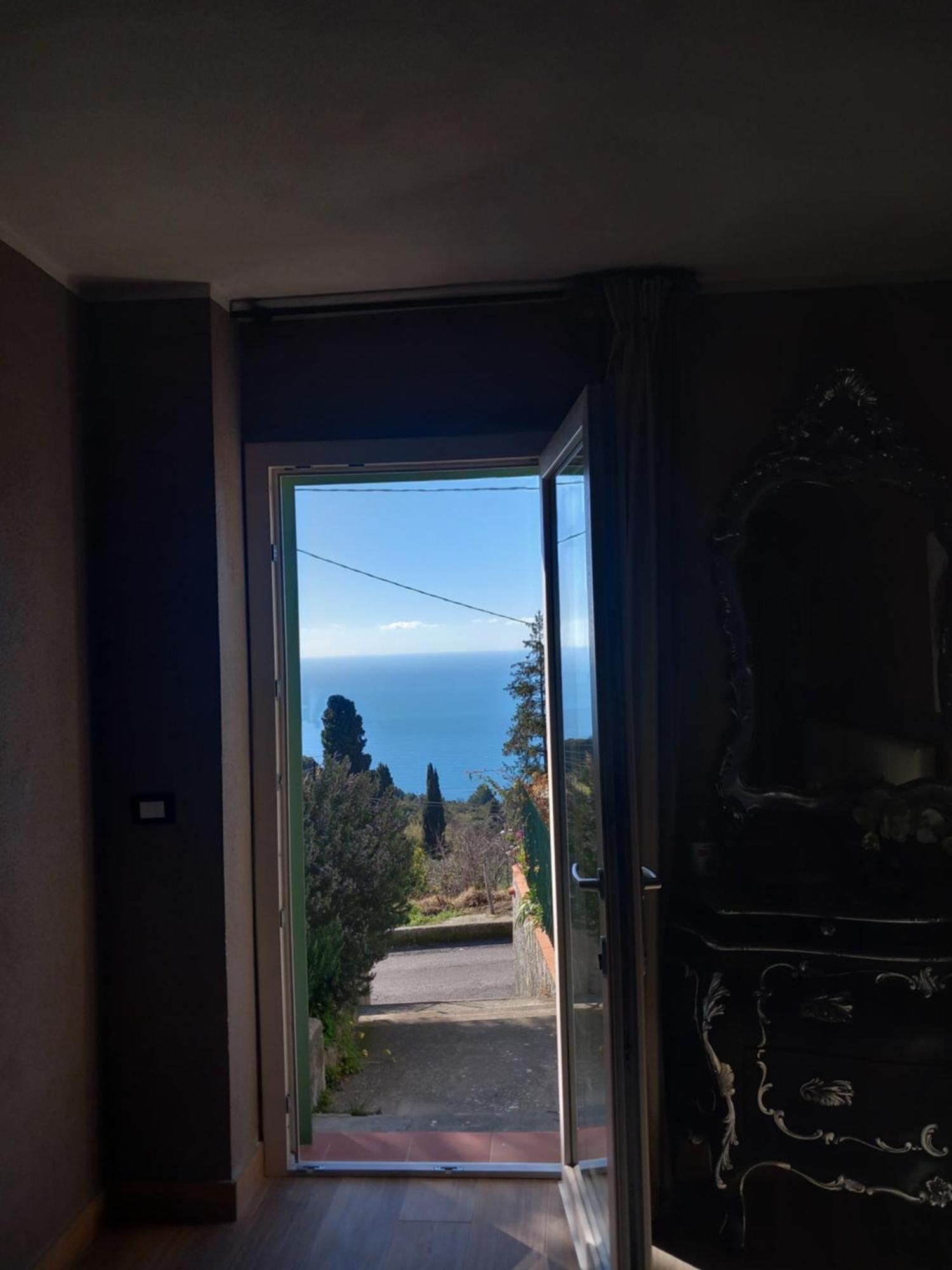 Dolci Risvegli Appartamento Vista Mare Ventimiglia Habitación foto