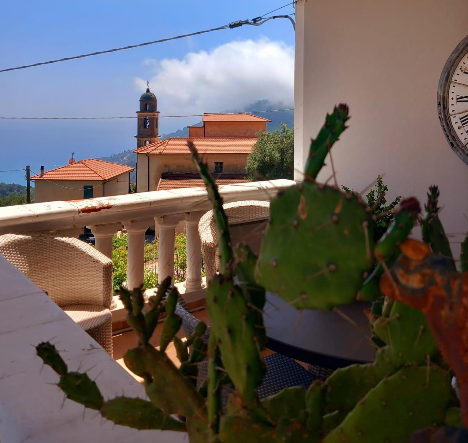 Dolci Risvegli Appartamento Vista Mare Ventimiglia Habitación foto